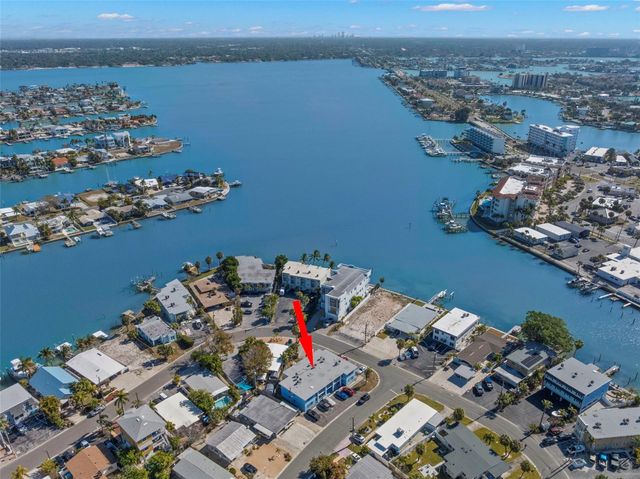 11025 2ND STREET E 8, Treasure Island, FL 33706