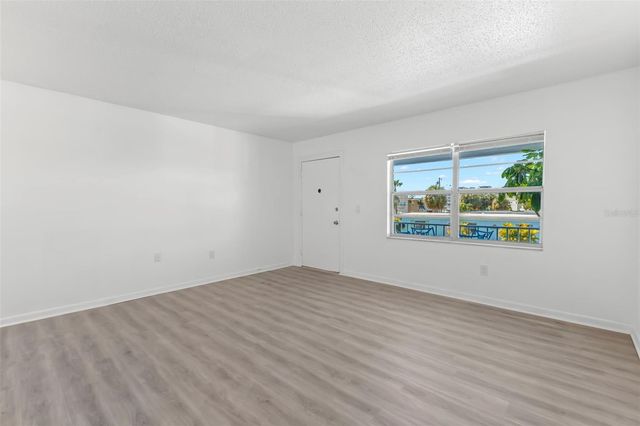 11025 2ND STREET E 8, Treasure Island, FL 33706