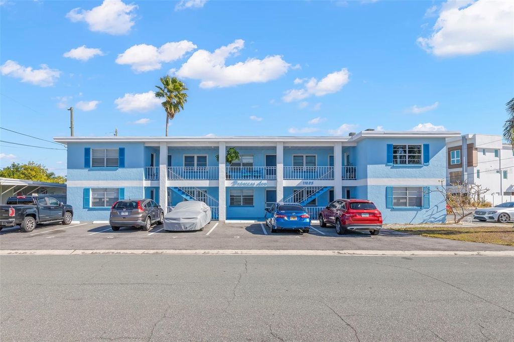 11025 2ND STREET E 8, Treasure Island, FL 33706