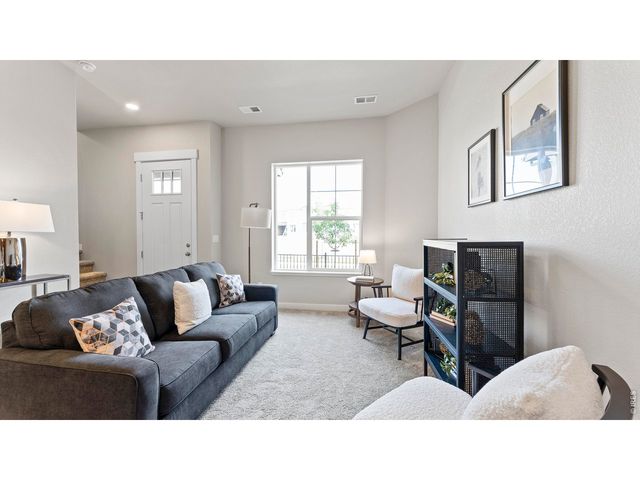 6796 Maple Leaf Dr, Timnath, CO 80547
