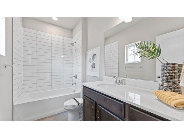 6796 Maple Leaf Dr, Timnath, CO 80547