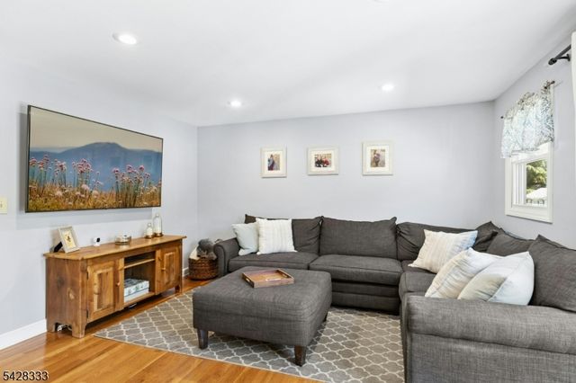212 Beech St, Cranford Twp., NJ 07016