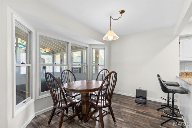 3 Harbor Point Court, Lake St Louis, MO 63367