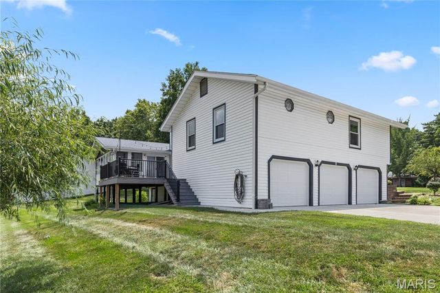 3 Harbor Point Court, Lake St Louis, MO 63367