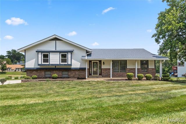 3 Harbor Point Court, Lake St Louis, MO 63367