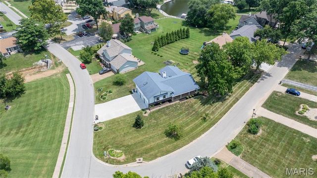 3 Harbor Point Court, Lake St Louis, MO 63367