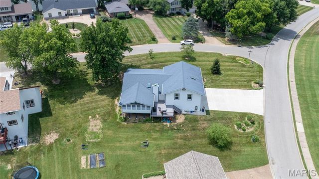 3 Harbor Point Court, Lake St Louis, MO 63367