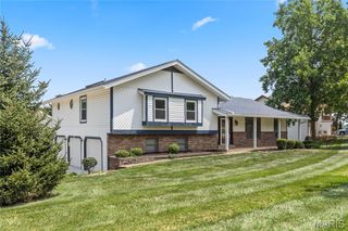 3 Harbor Point Court, Lake St Louis, MO 63367