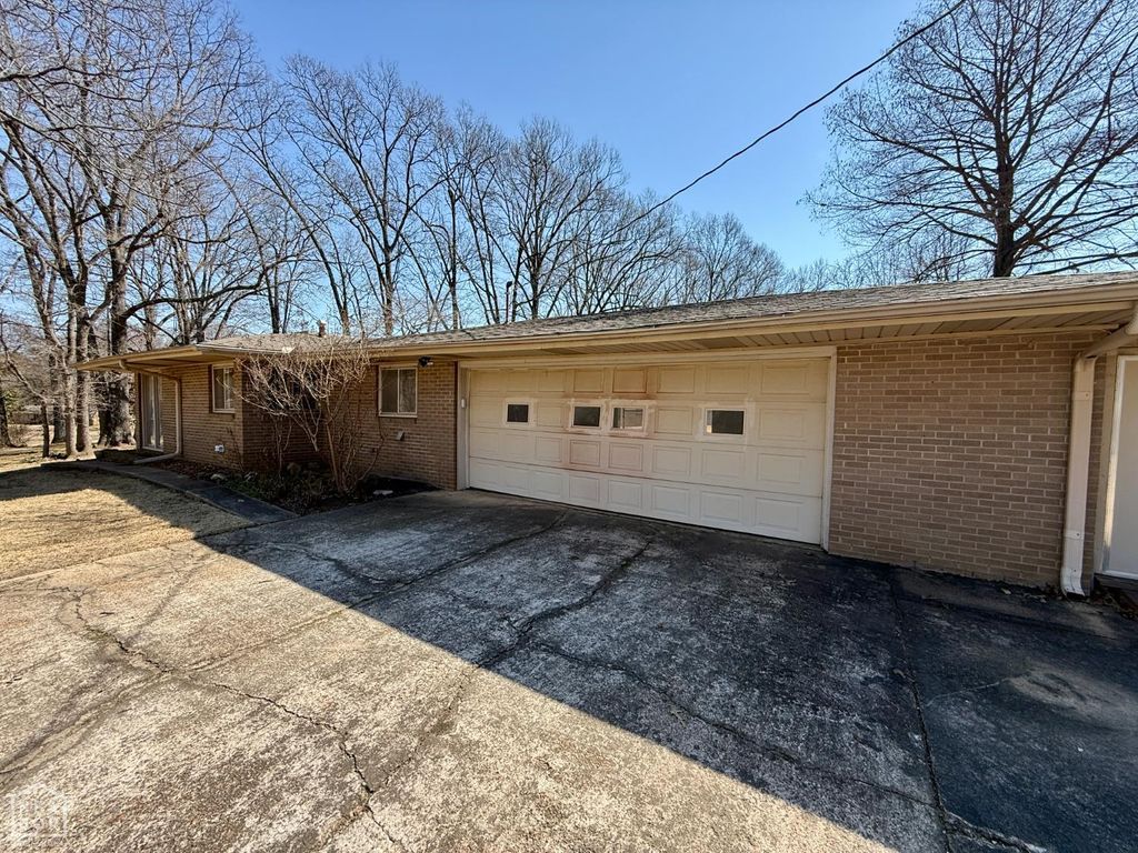 511 Clay Drive, Jonesboro, AR 72404