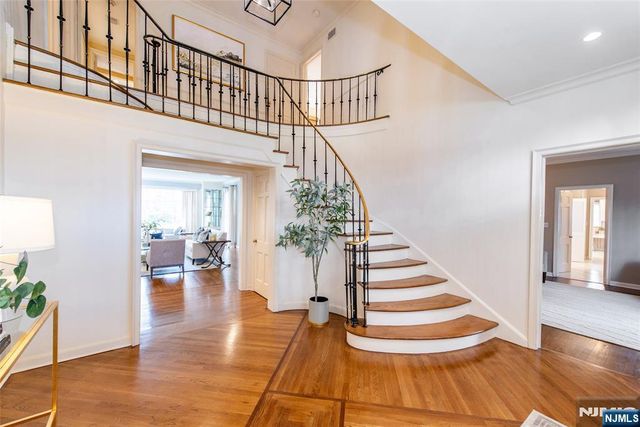 112 Heller Way, Montclair, NJ 07043