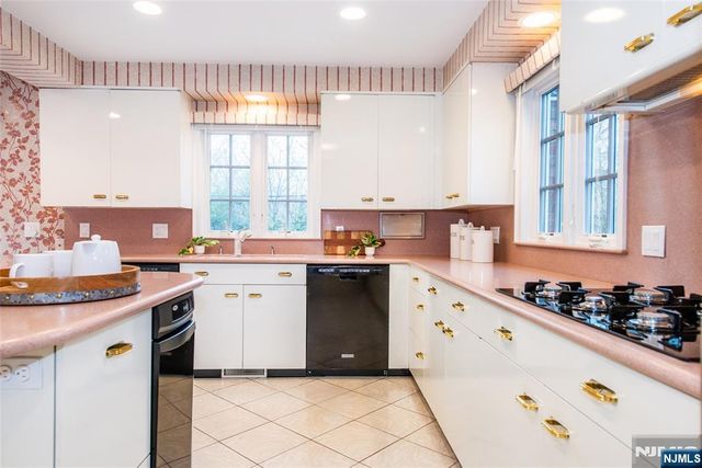 112 Heller Way, Montclair, NJ 07043