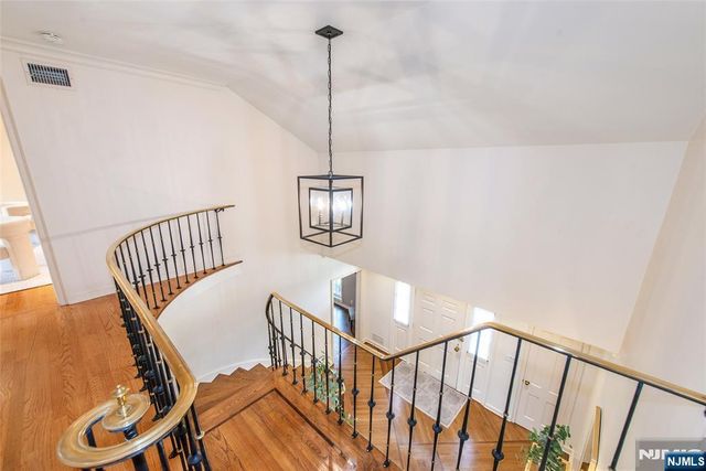 112 Heller Way, Montclair, NJ 07043