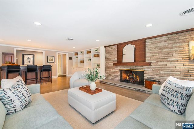 112 Heller Way, Montclair, NJ 07043