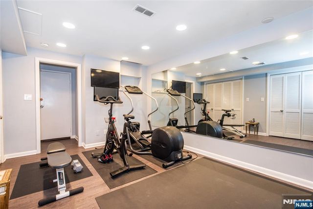 112 Heller Way, Montclair, NJ 07043