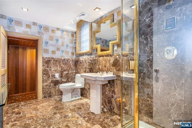 112 Heller Way, Montclair, NJ 07043