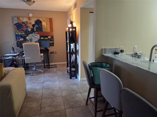 520 S Park Rd 16-12, Hollywood, FL 33021