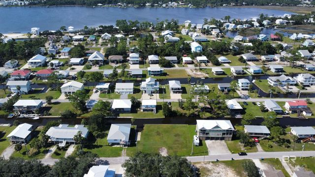 232 W 3rd Avenue, Gulf Shores, AL 36542