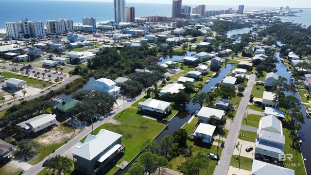 232 W 3rd Avenue, Gulf Shores, AL 36542