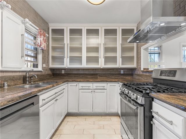 2001 W 84th, Los Angeles, CA 90047