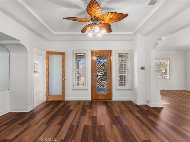2001 W 84th, Los Angeles, CA 90047