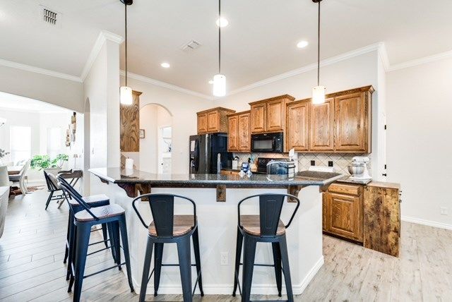 7603 Canterbury Dr, Odessa, TX 79765