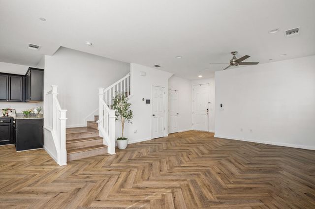 2204 Gallery Dr, Riverbank, CA 95367