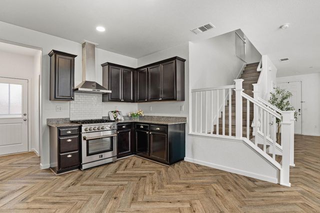 2204 Gallery Dr, Riverbank, CA 95367