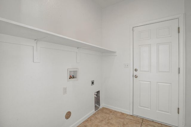 2204 Gallery Dr, Riverbank, CA 95367