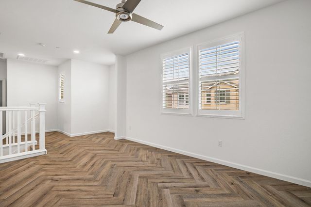2204 Gallery Dr, Riverbank, CA 95367