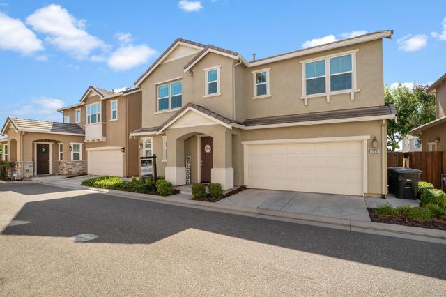 2204 Gallery Dr, Riverbank, CA 95367
