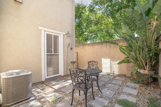 2204 Gallery Dr, Riverbank, CA 95367