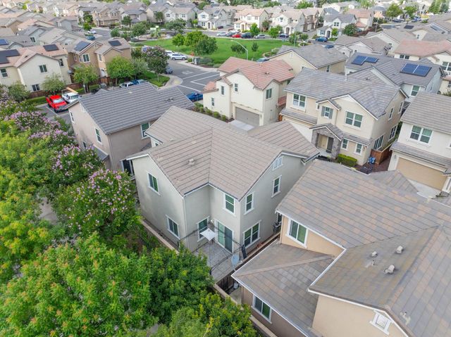 2204 Gallery Dr, Riverbank, CA 95367