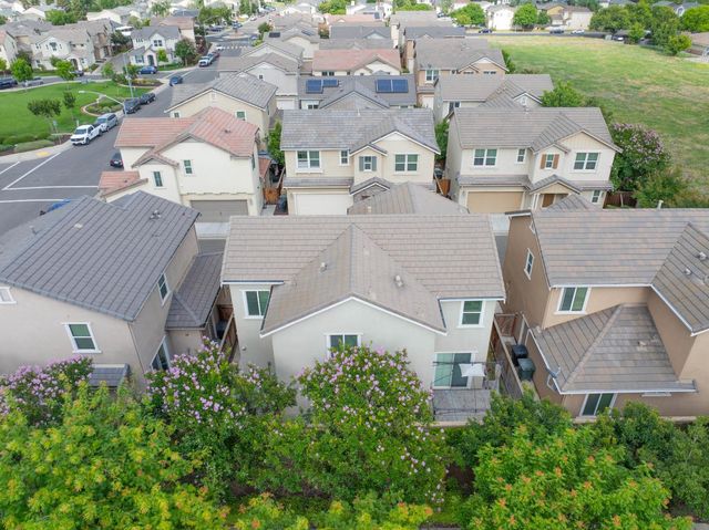 2204 Gallery Dr, Riverbank, CA 95367