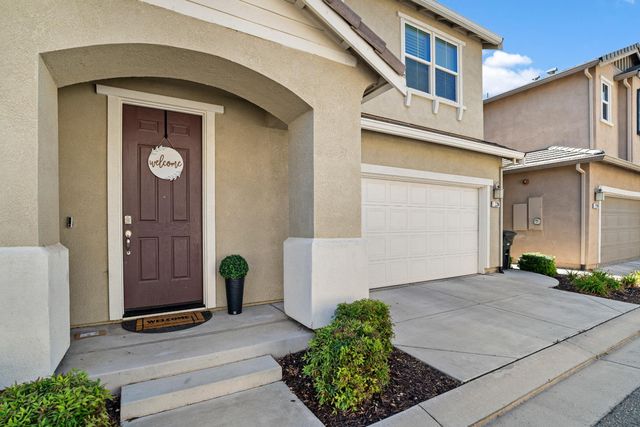 2204 Gallery Dr, Riverbank, CA 95367