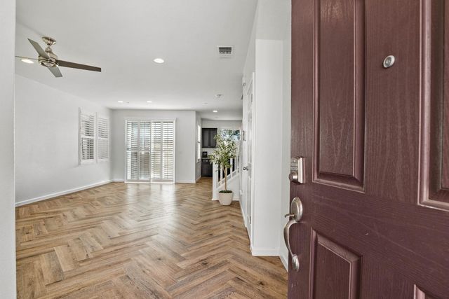 2204 Gallery Dr, Riverbank, CA 95367