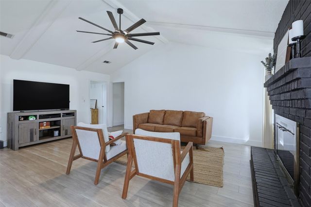 12725 W 6th Street, Santa Fe, TX 77510