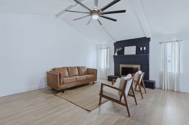 12725 W 6th Street, Santa Fe, TX 77510