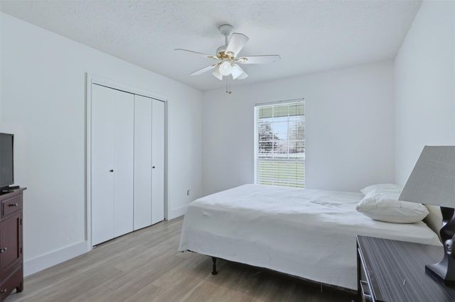 12725 W 6th Street, Santa Fe, TX 77510