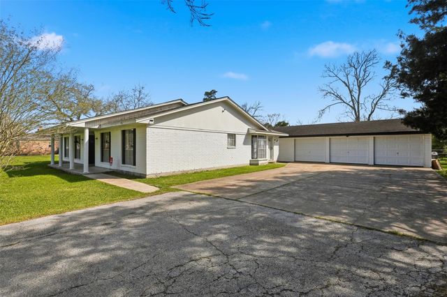 12725 W 6th Street, Santa Fe, TX 77510