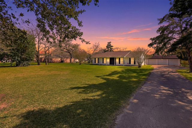 12725 W 6th Street, Santa Fe, TX 77510