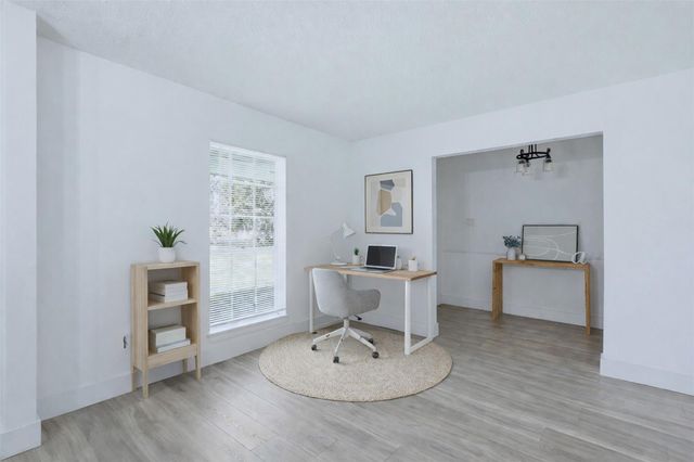 12725 W 6th Street, Santa Fe, TX 77510