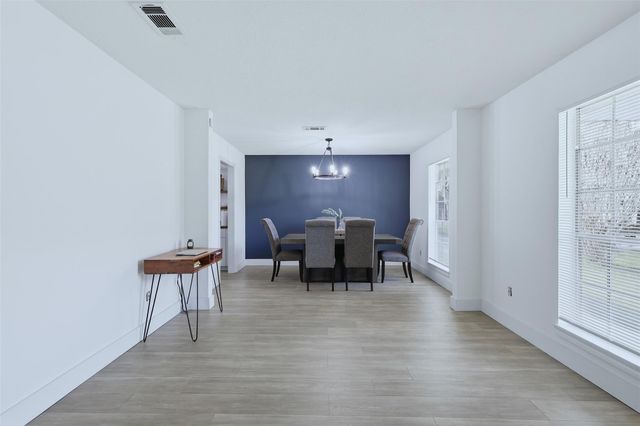 12725 W 6th Street, Santa Fe, TX 77510