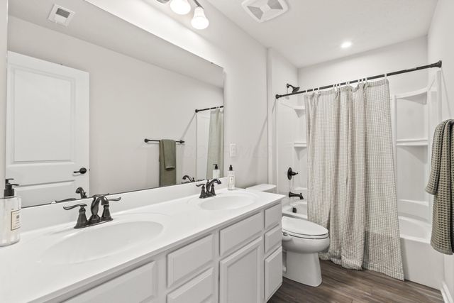 2806 Newcastle Drive, Troy, OH 45373