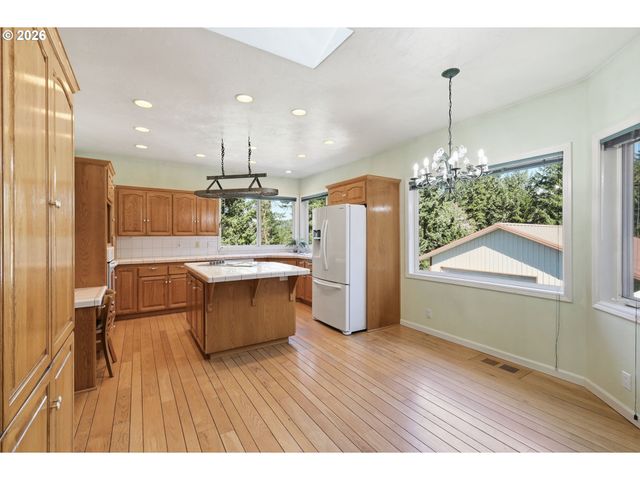 82155 BEAR CREEK Rd, Creswell, OR 97426