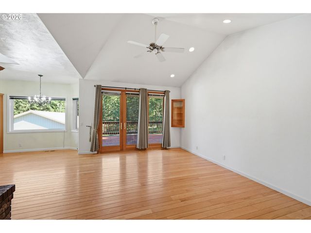 82155 BEAR CREEK Rd, Creswell, OR 97426