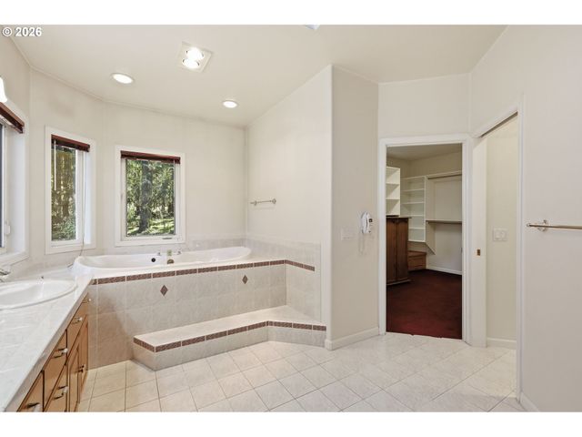 82155 BEAR CREEK Rd, Creswell, OR 97426