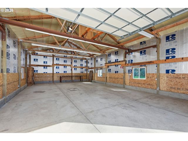 82155 BEAR CREEK Rd, Creswell, OR 97426