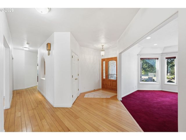 82155 BEAR CREEK Rd, Creswell, OR 97426