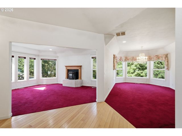 82155 BEAR CREEK Rd, Creswell, OR 97426