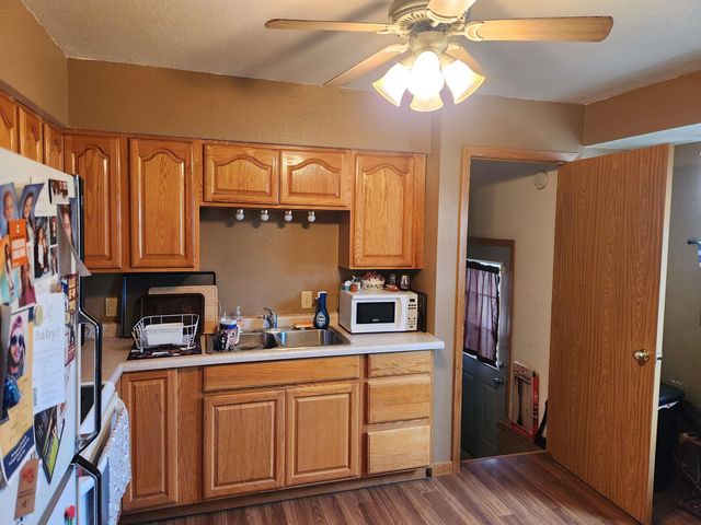 422 Hartman Ave., Waterloo, IA 50701